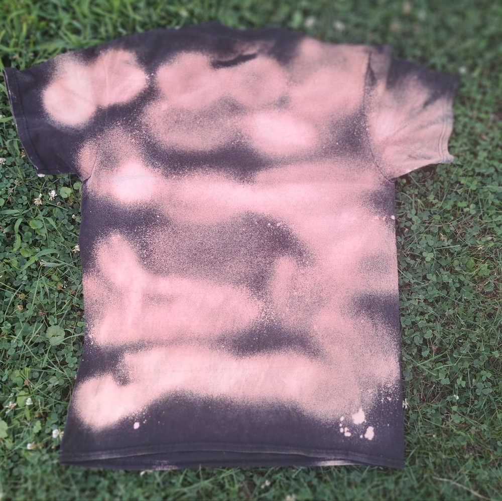 Hand Crafted Be Kind to Your Mind Graphic Tee - Picture 2 of 2